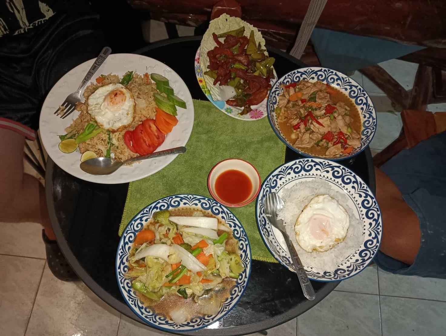 Noot'S Bar And Guesthouse Kanchanaburi Buitenkant foto