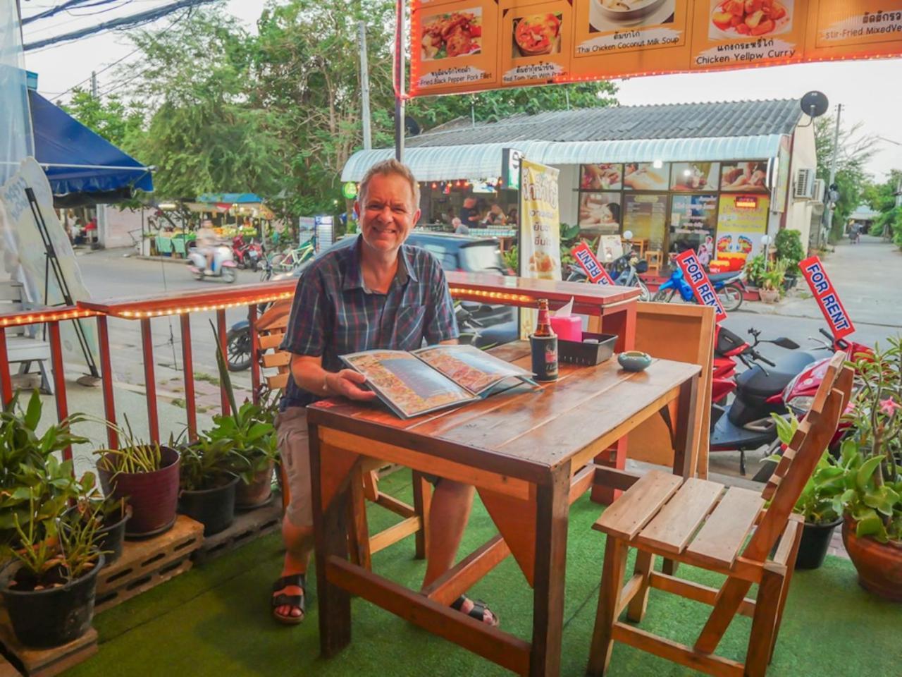 Noot'S Bar And Guesthouse Kanchanaburi Buitenkant foto
