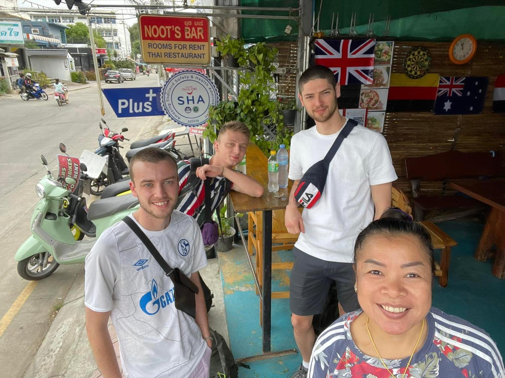 Noot'S Bar And Guesthouse Kanchanaburi Buitenkant foto