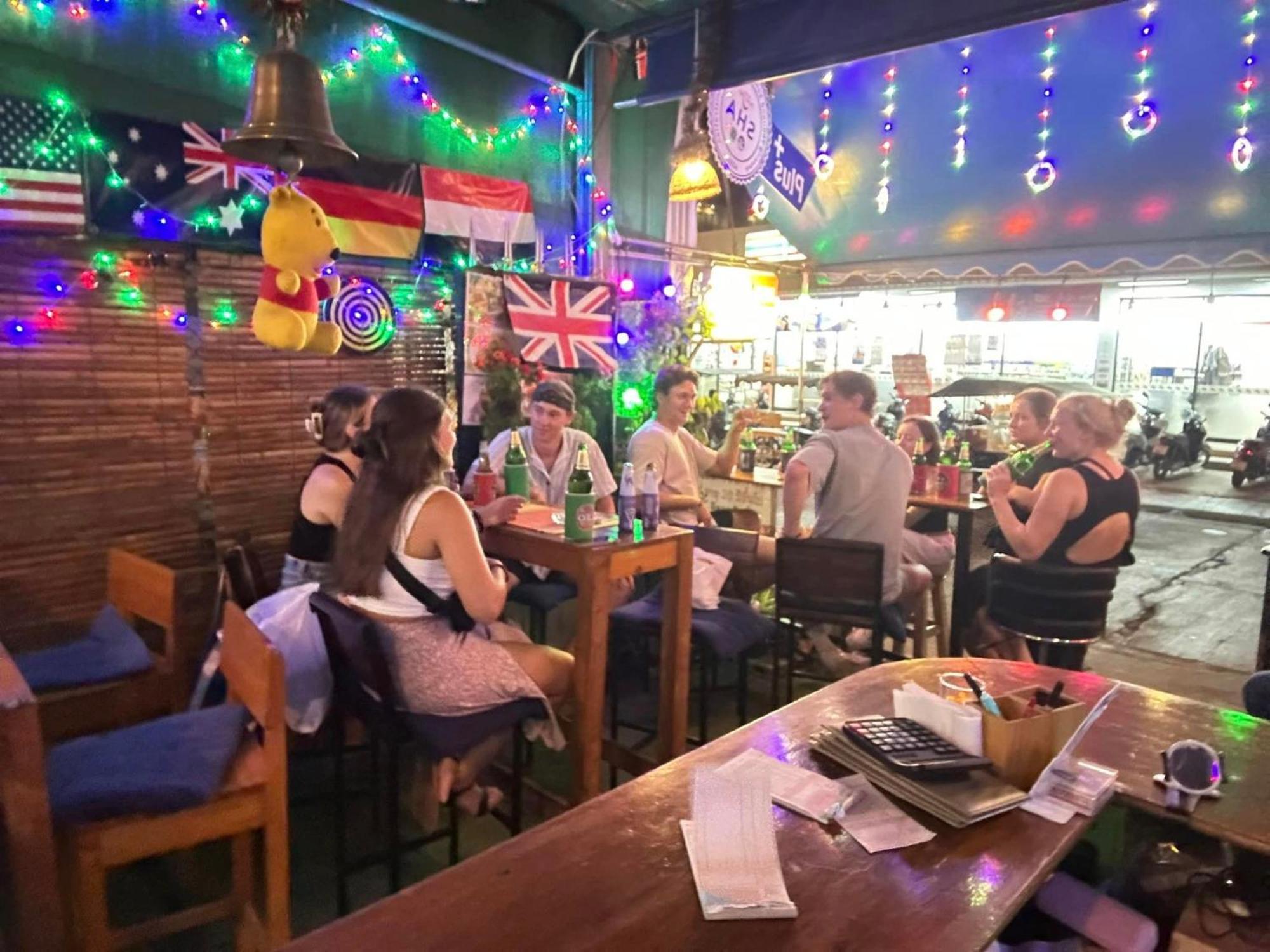 Noot'S Bar And Guesthouse Kanchanaburi Buitenkant foto